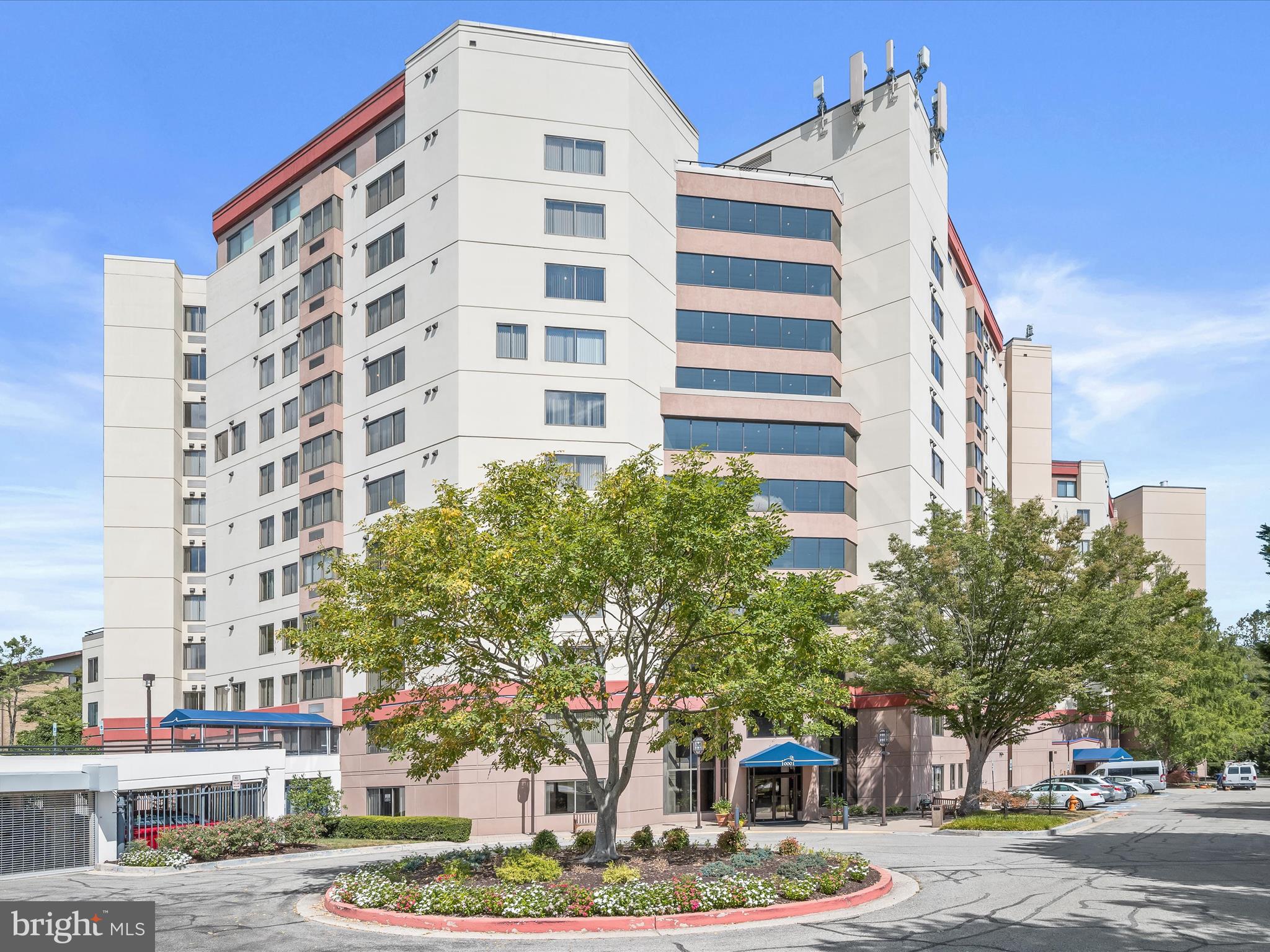 WATERMARK PLACE CONDOMINIUMS - Residential