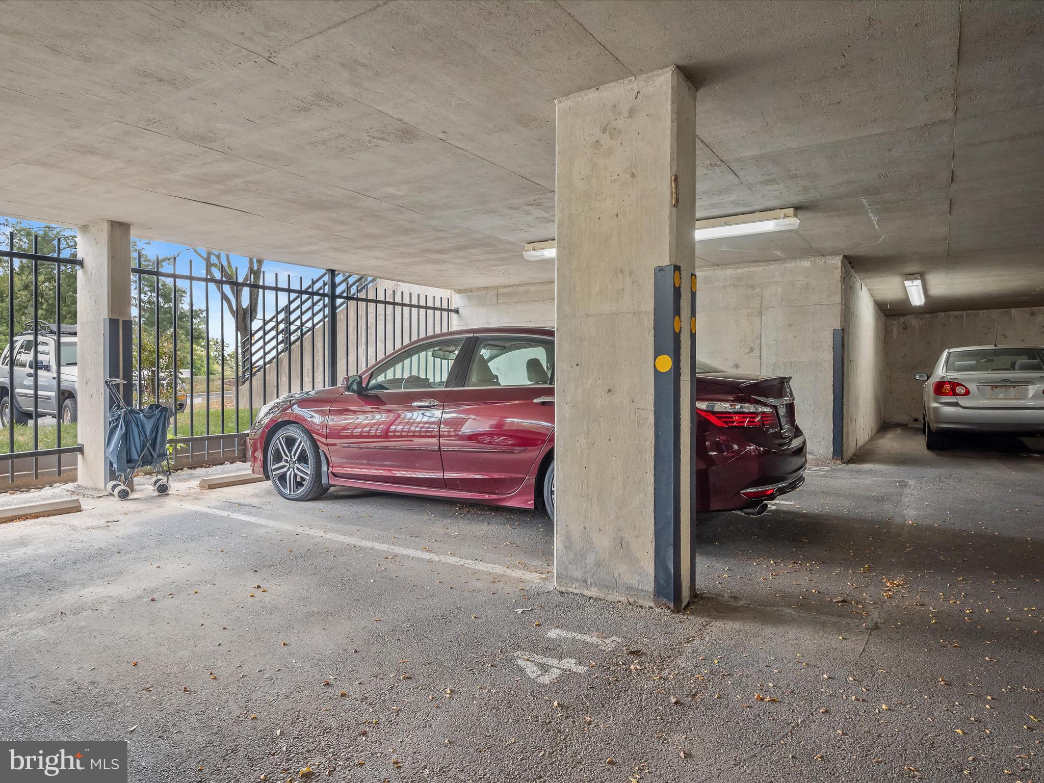 WATERMARK PLACE CONDOMINIUMS - Residential