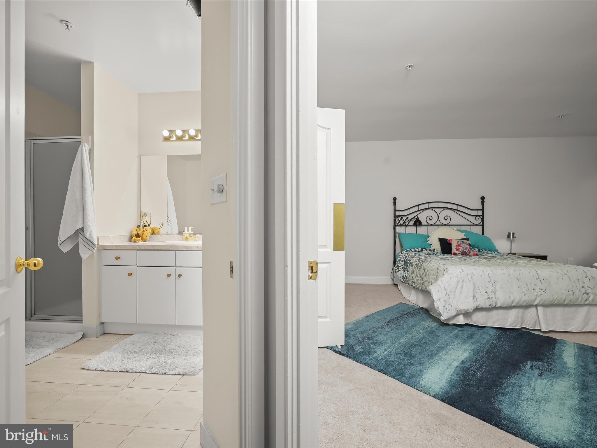 WATERMARK PLACE CONDOMINIUMS - Residential