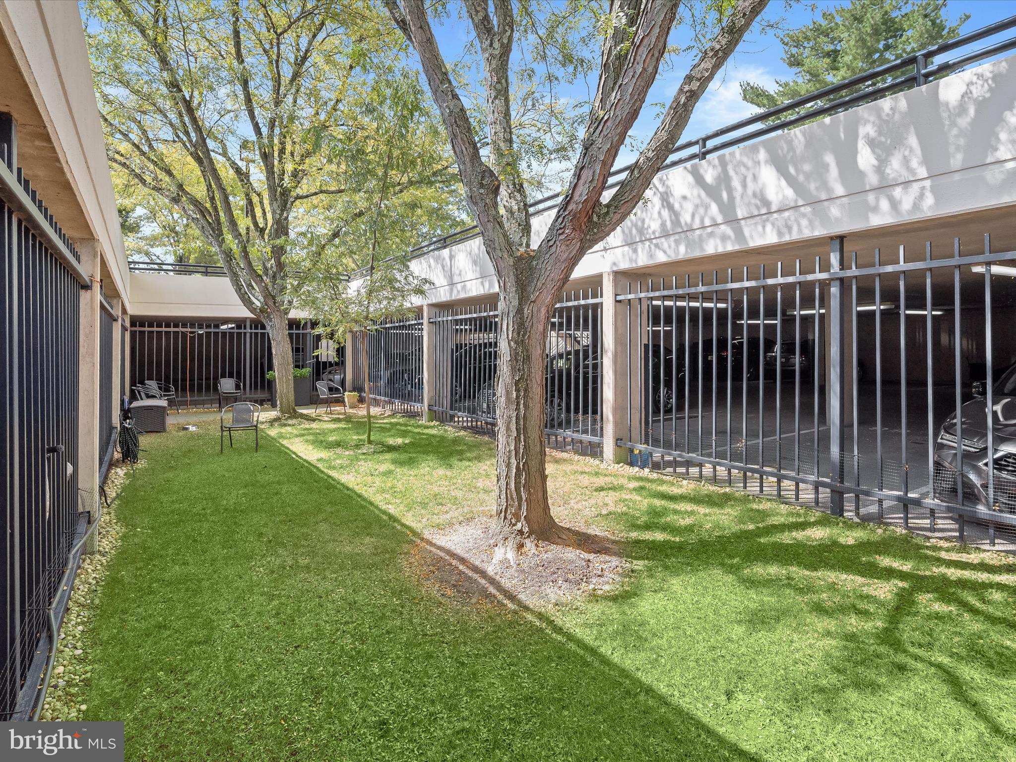 WATERMARK PLACE CONDOMINIUMS - Residential