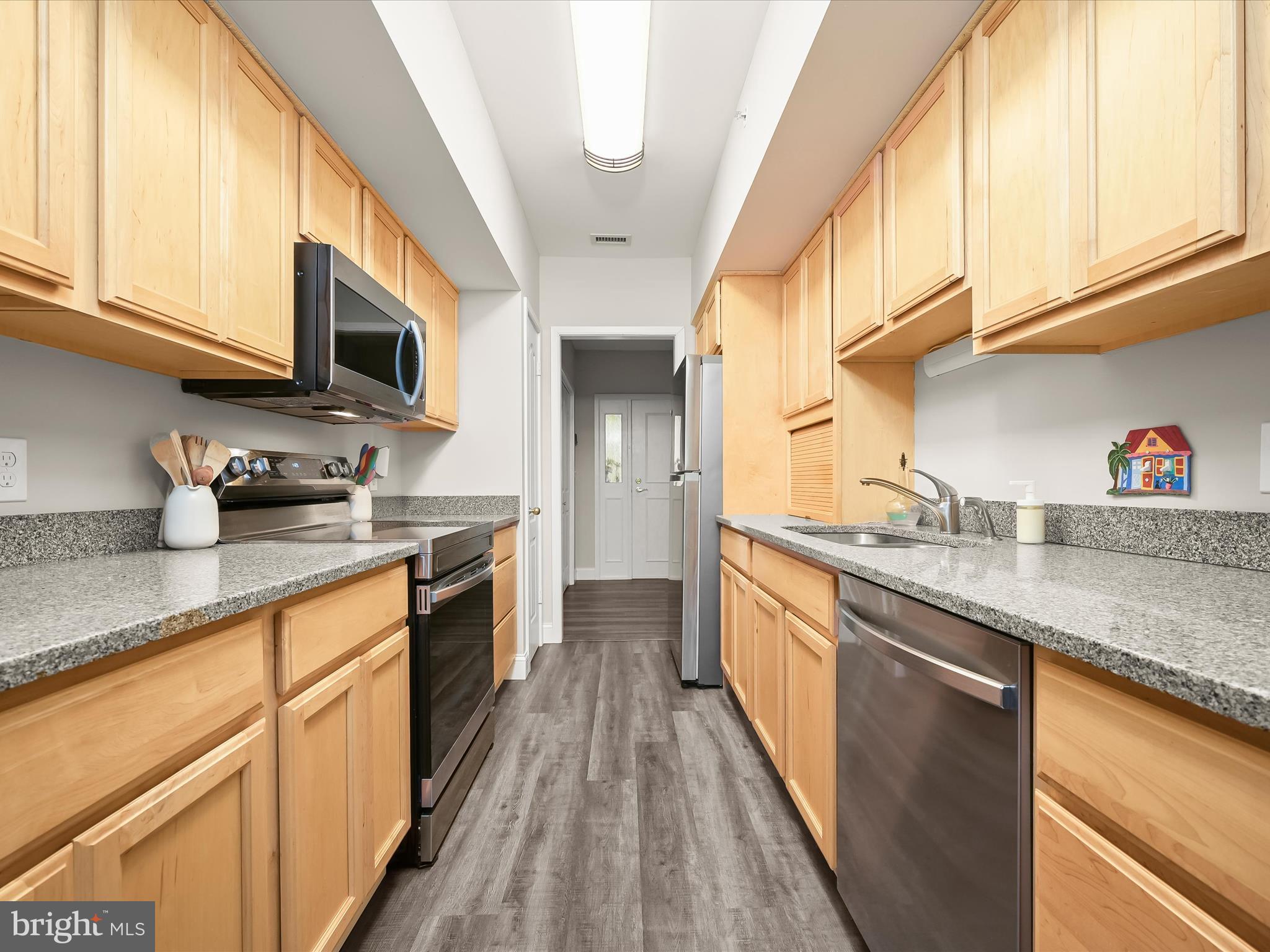 WATERMARK PLACE CONDOMINIUMS - Residential