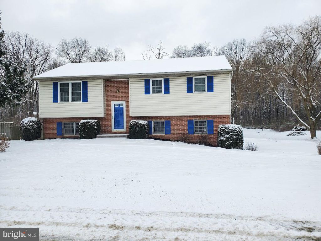 Photo of 65 Freys Road, ELIZABETHTOWN, PA 17022 (MLS # PALA2062596)