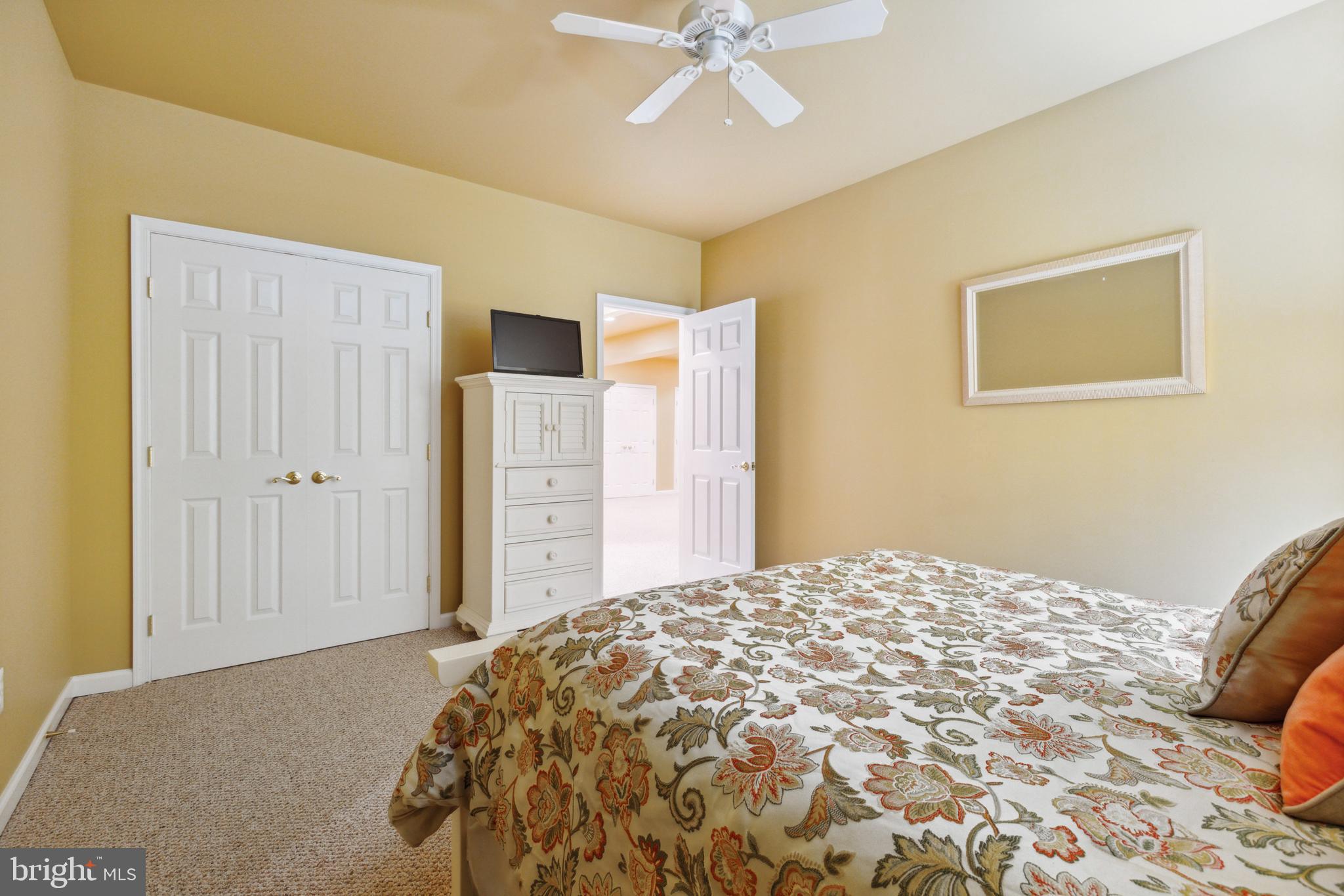 LANSDOWNE ON THE POTOMAC - Residential