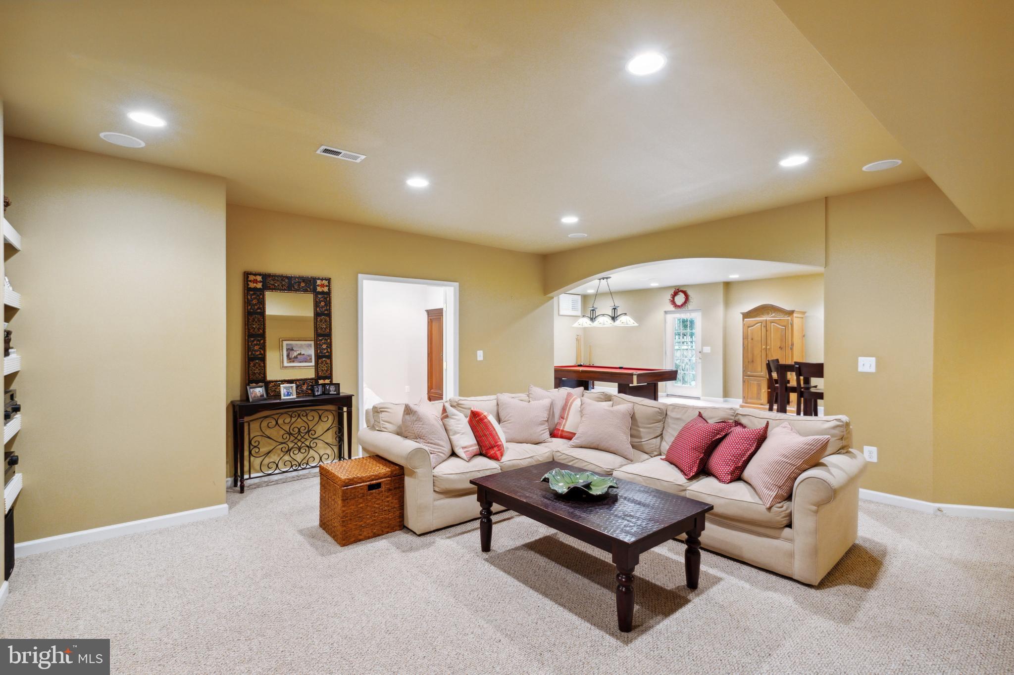 LANSDOWNE ON THE POTOMAC - Residential