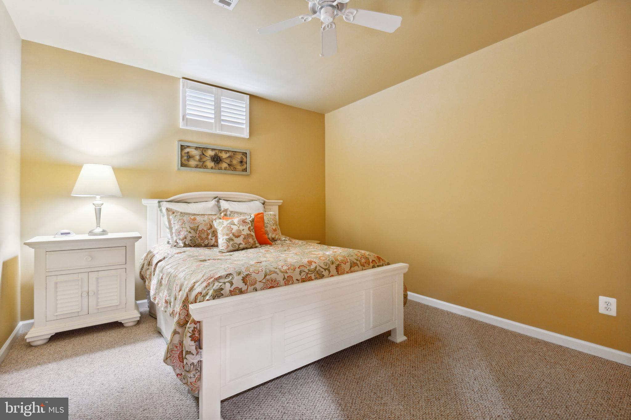 LANSDOWNE ON THE POTOMAC - Residential