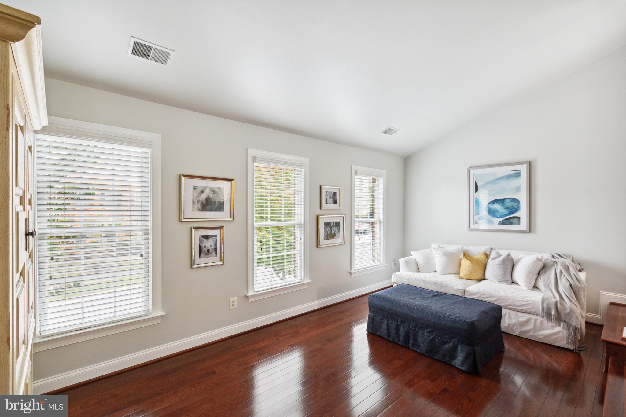 LANSDOWNE ON THE POTOMAC - Residential