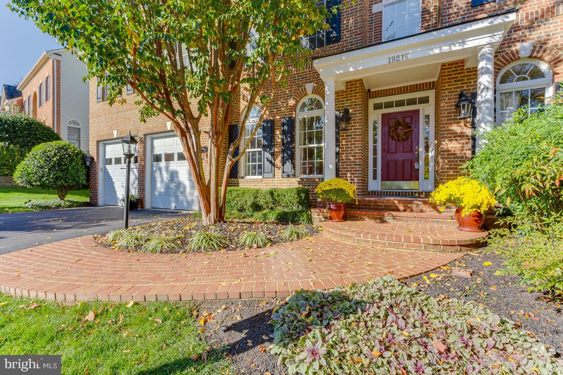 LANSDOWNE ON THE POTOMAC - Residential