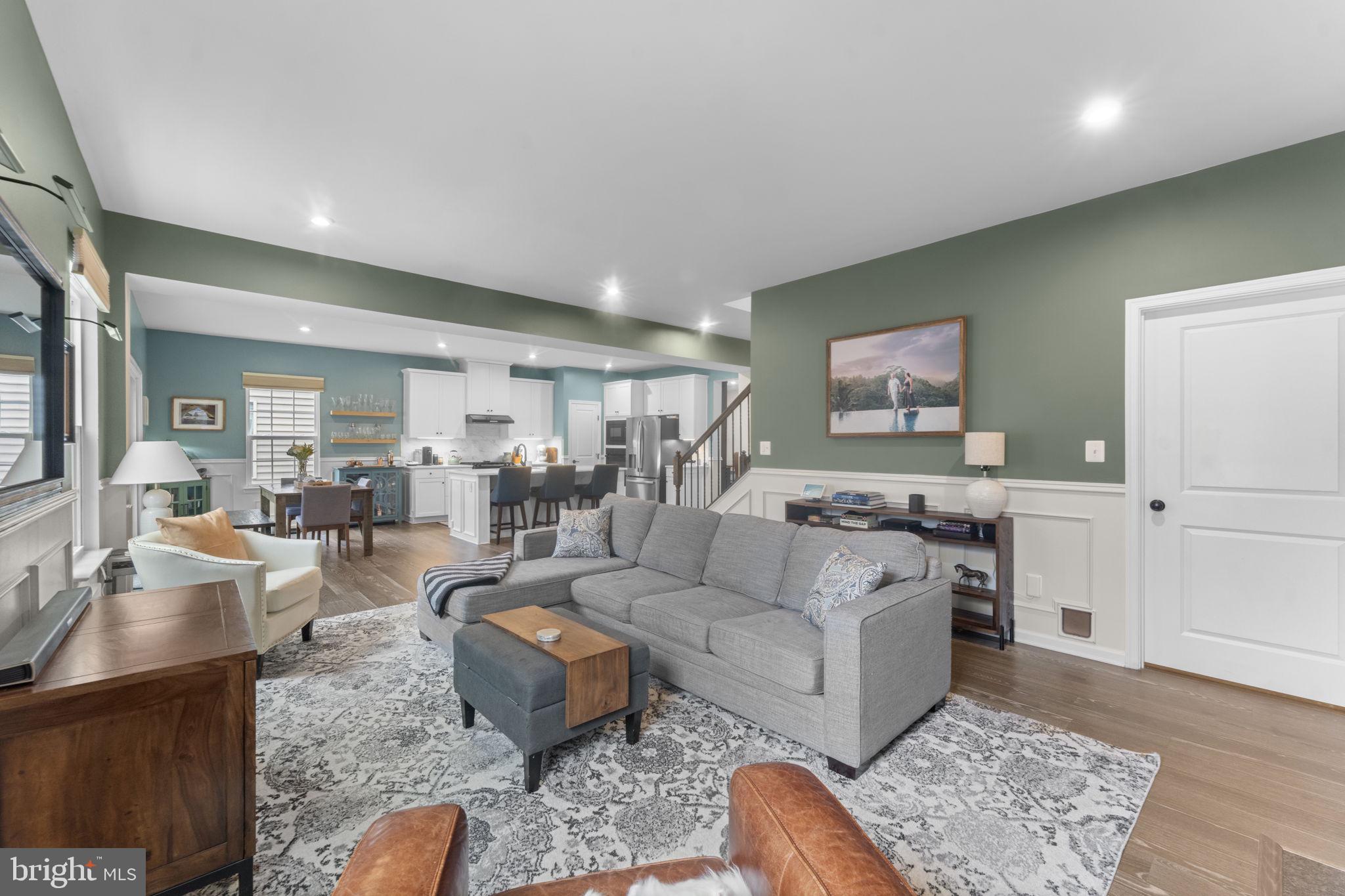 MAY'S QUARTER - Residential