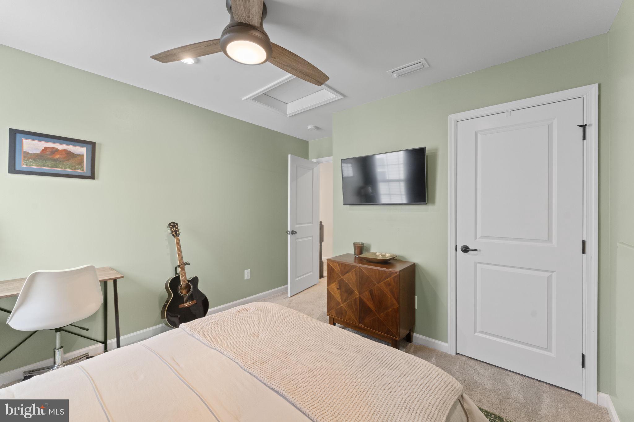 MAY'S QUARTER - Residential