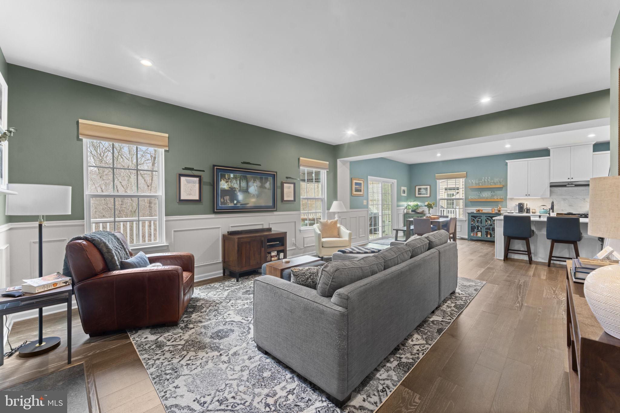 MAY'S QUARTER - Residential