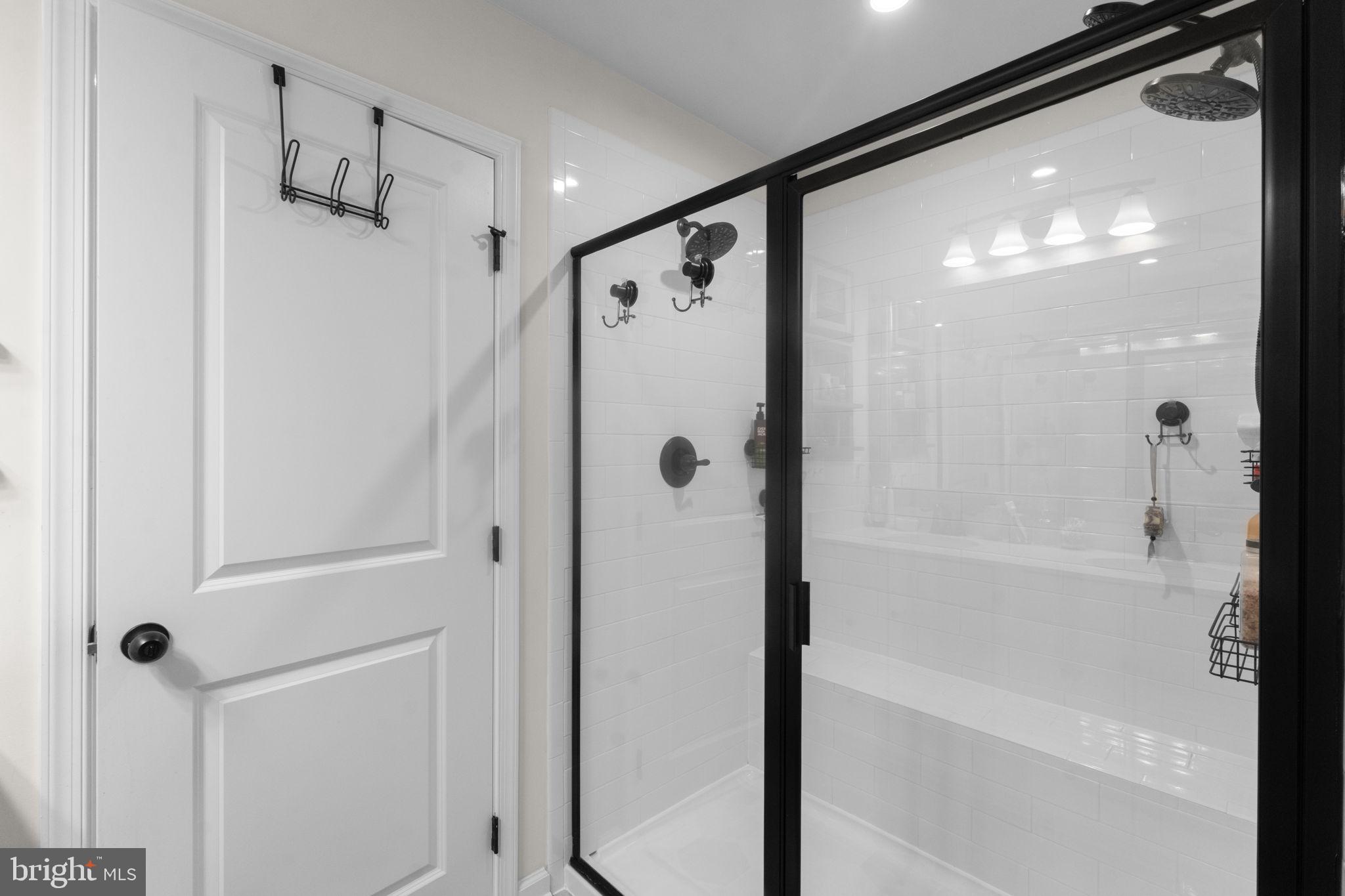 MAY'S QUARTER - Residential