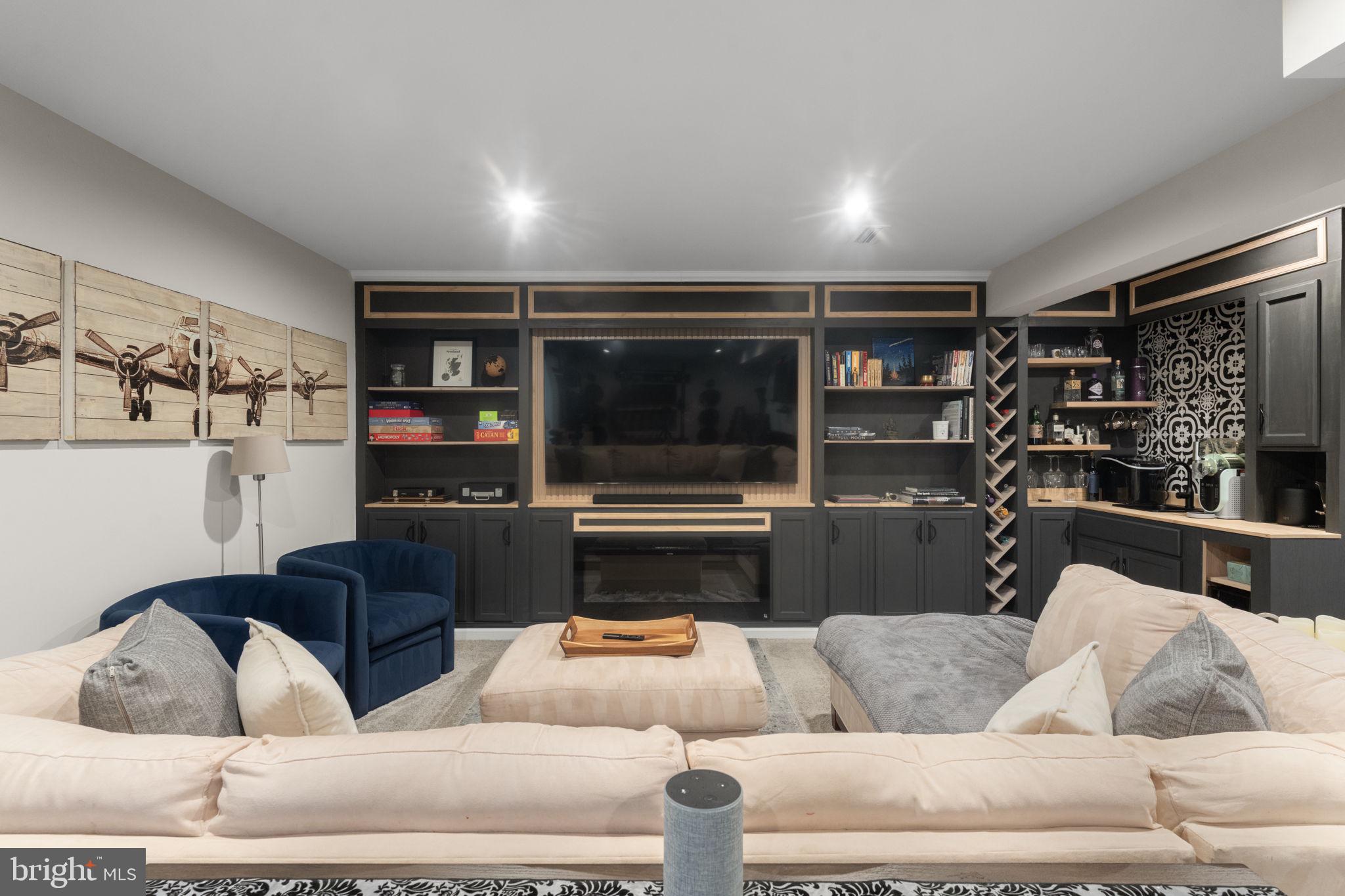 MAY'S QUARTER - Residential