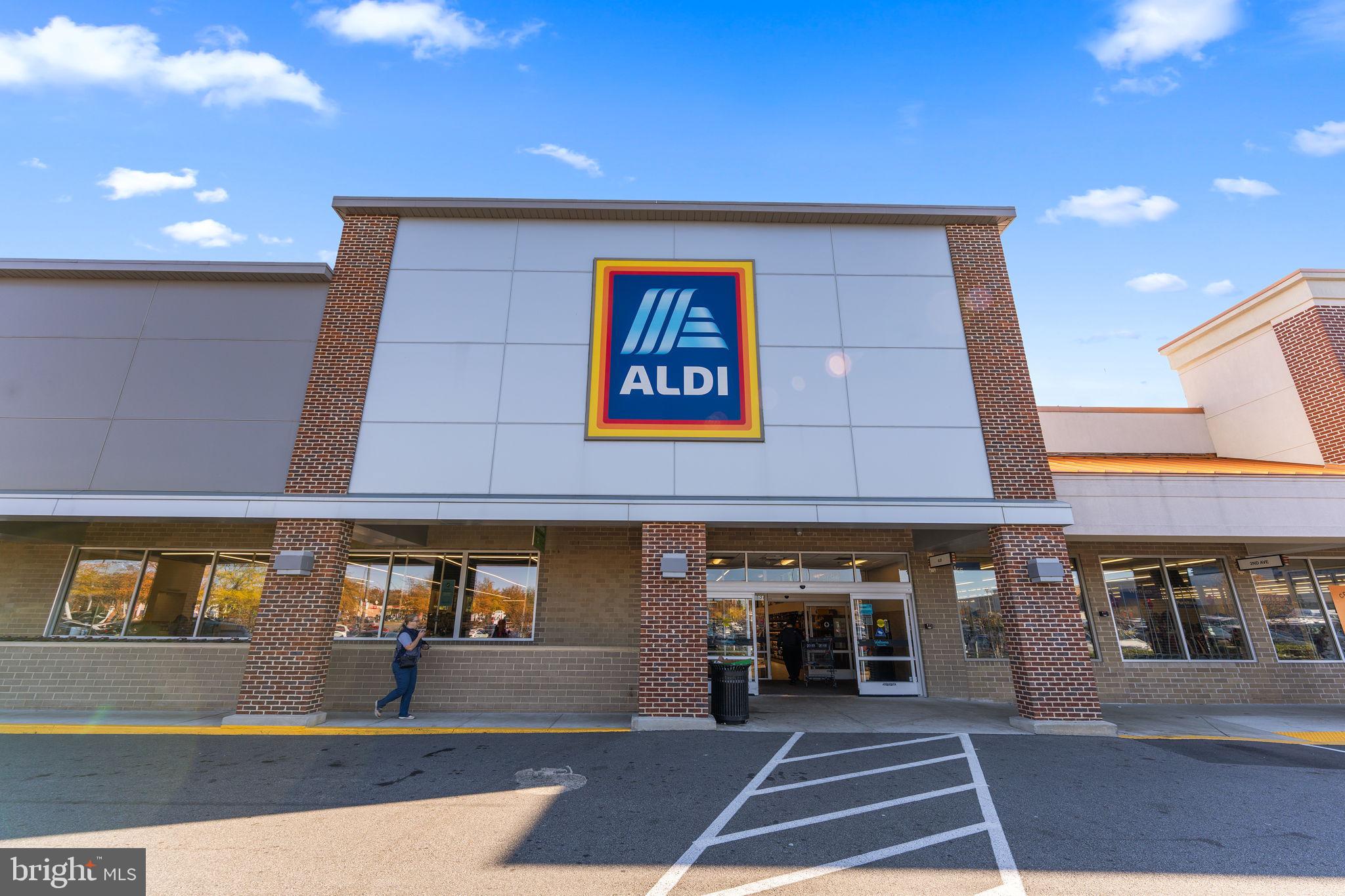 MAY'S QUARTER - Residential