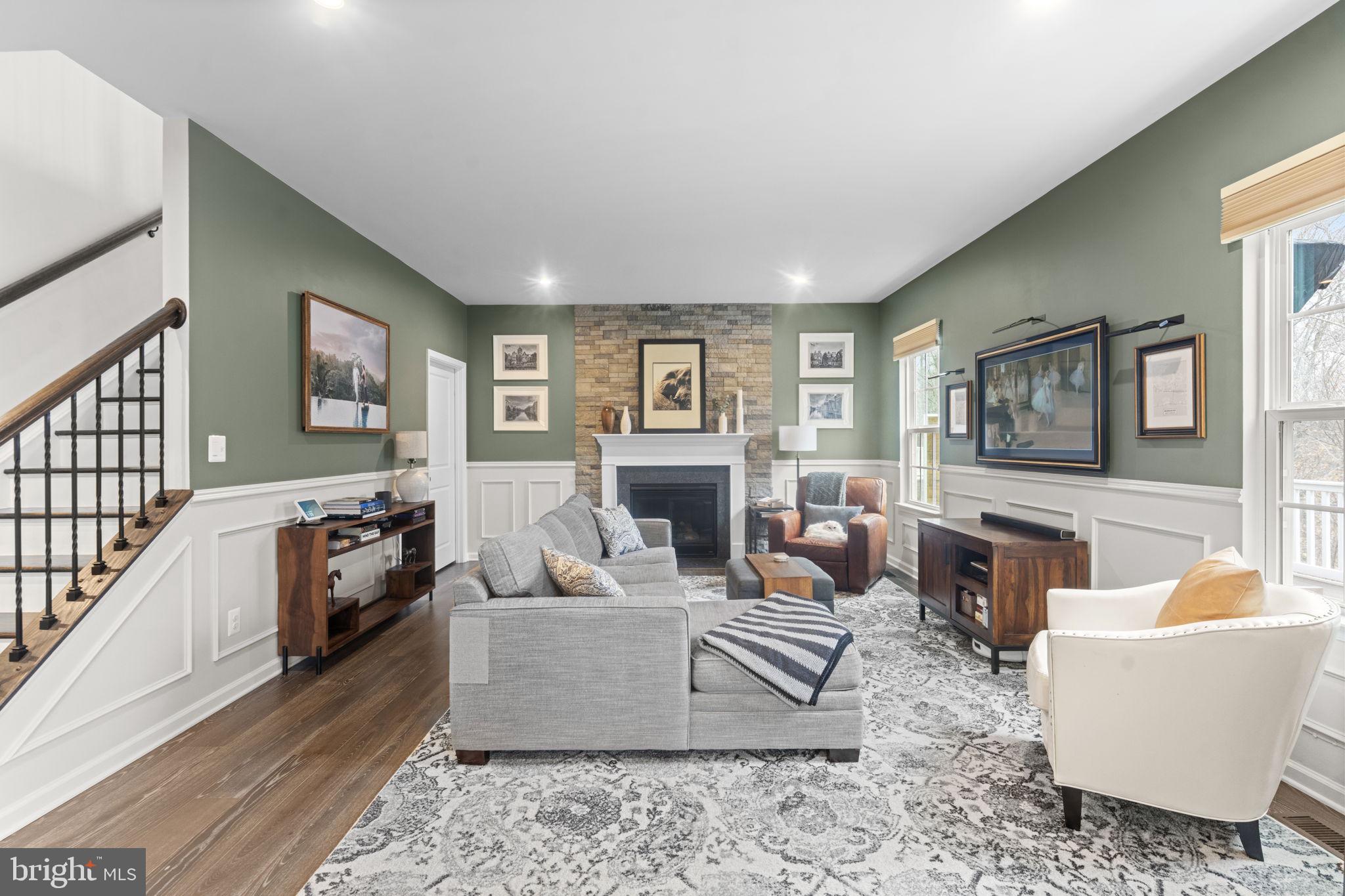 MAY'S QUARTER - Residential