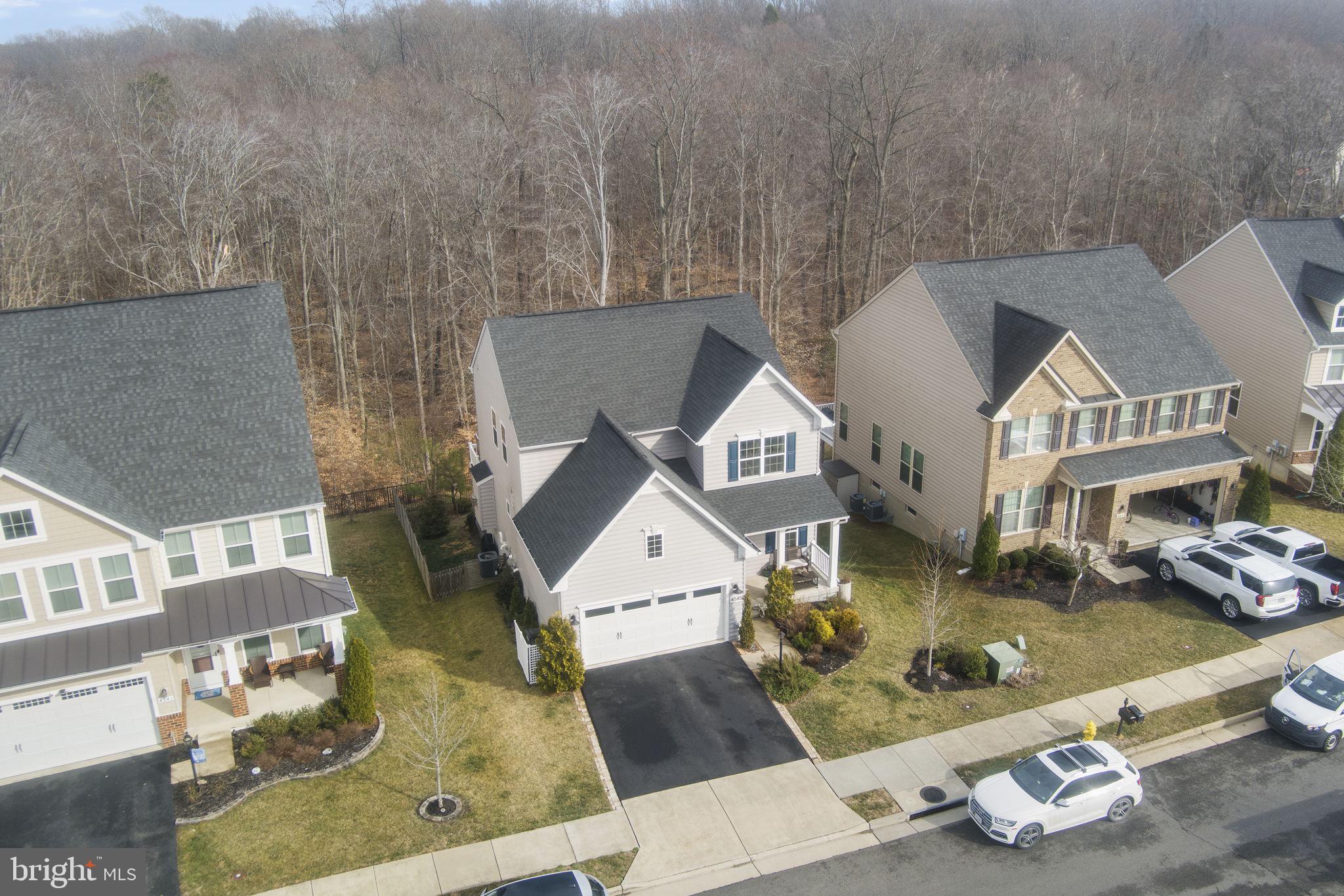 MAY'S QUARTER - Residential