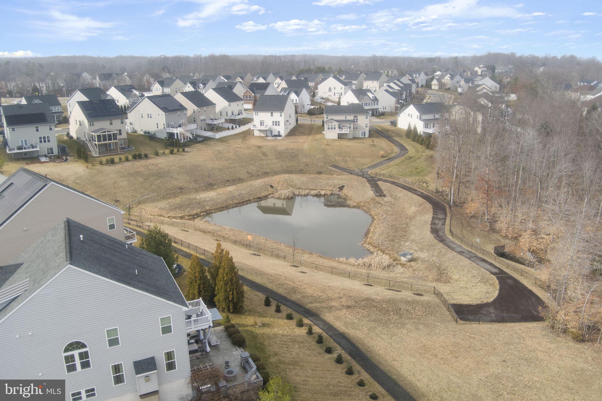 MAY'S QUARTER - Residential