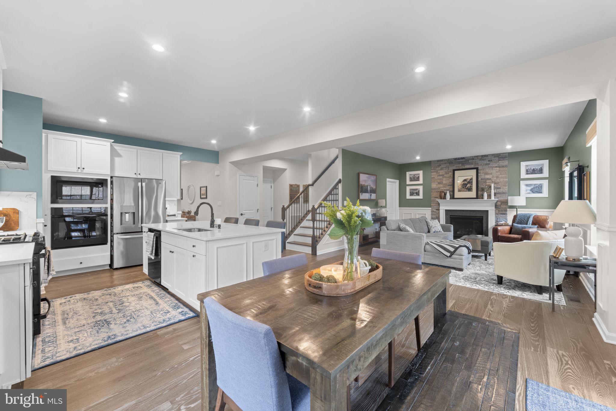 MAY'S QUARTER - Residential