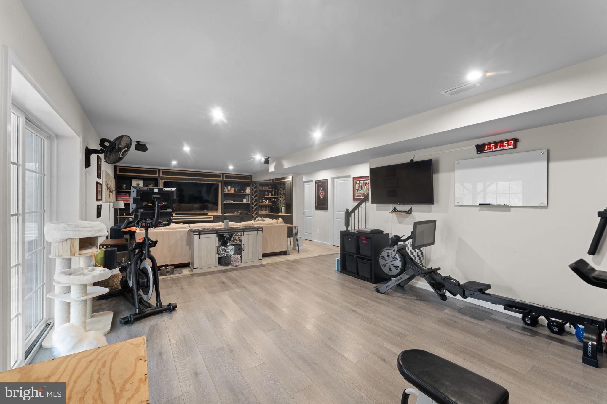 MAY'S QUARTER - Residential