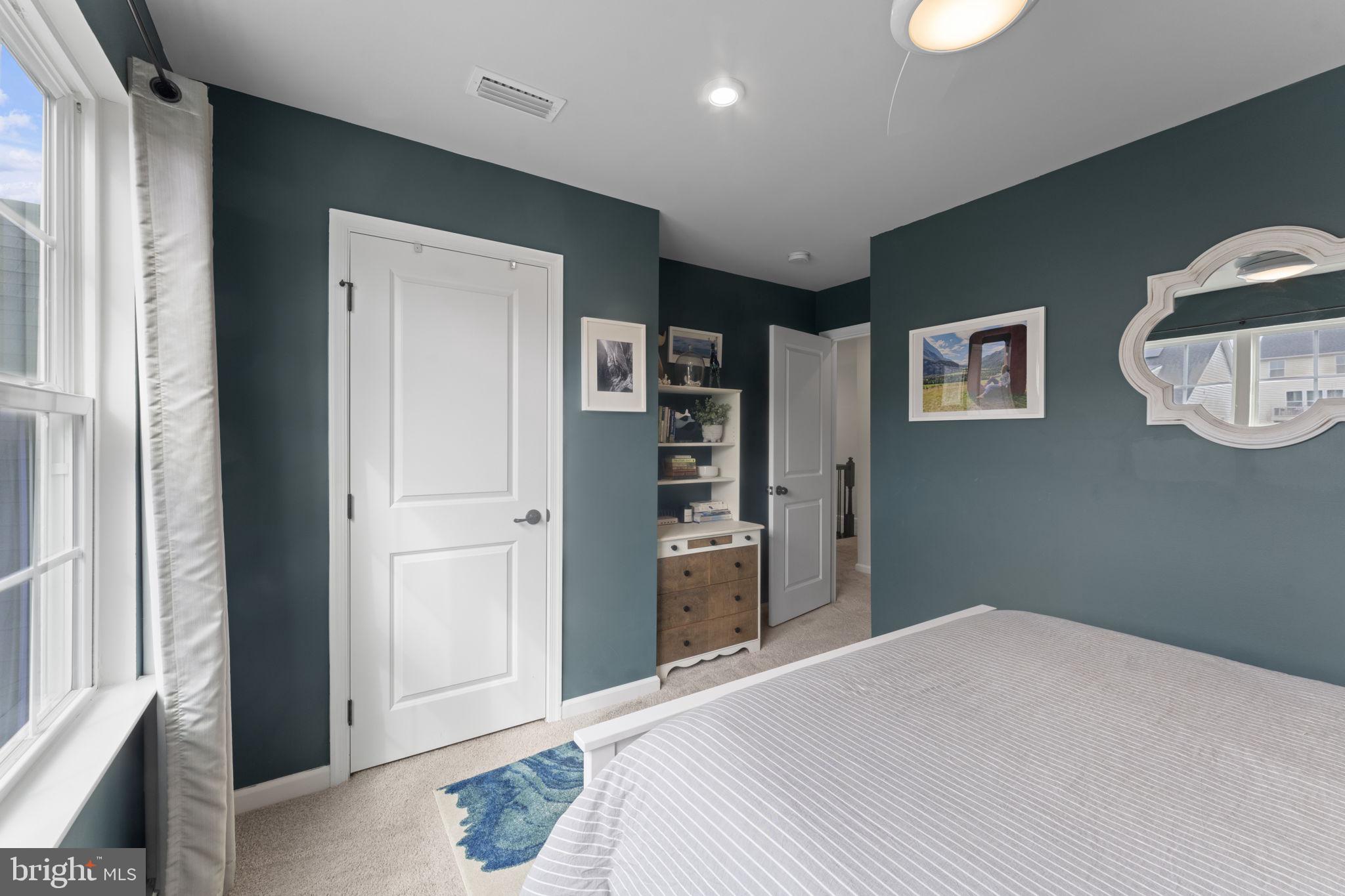 MAY'S QUARTER - Residential