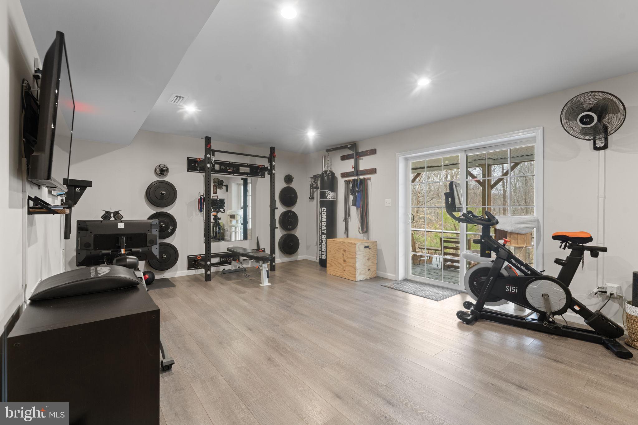 MAY'S QUARTER - Residential