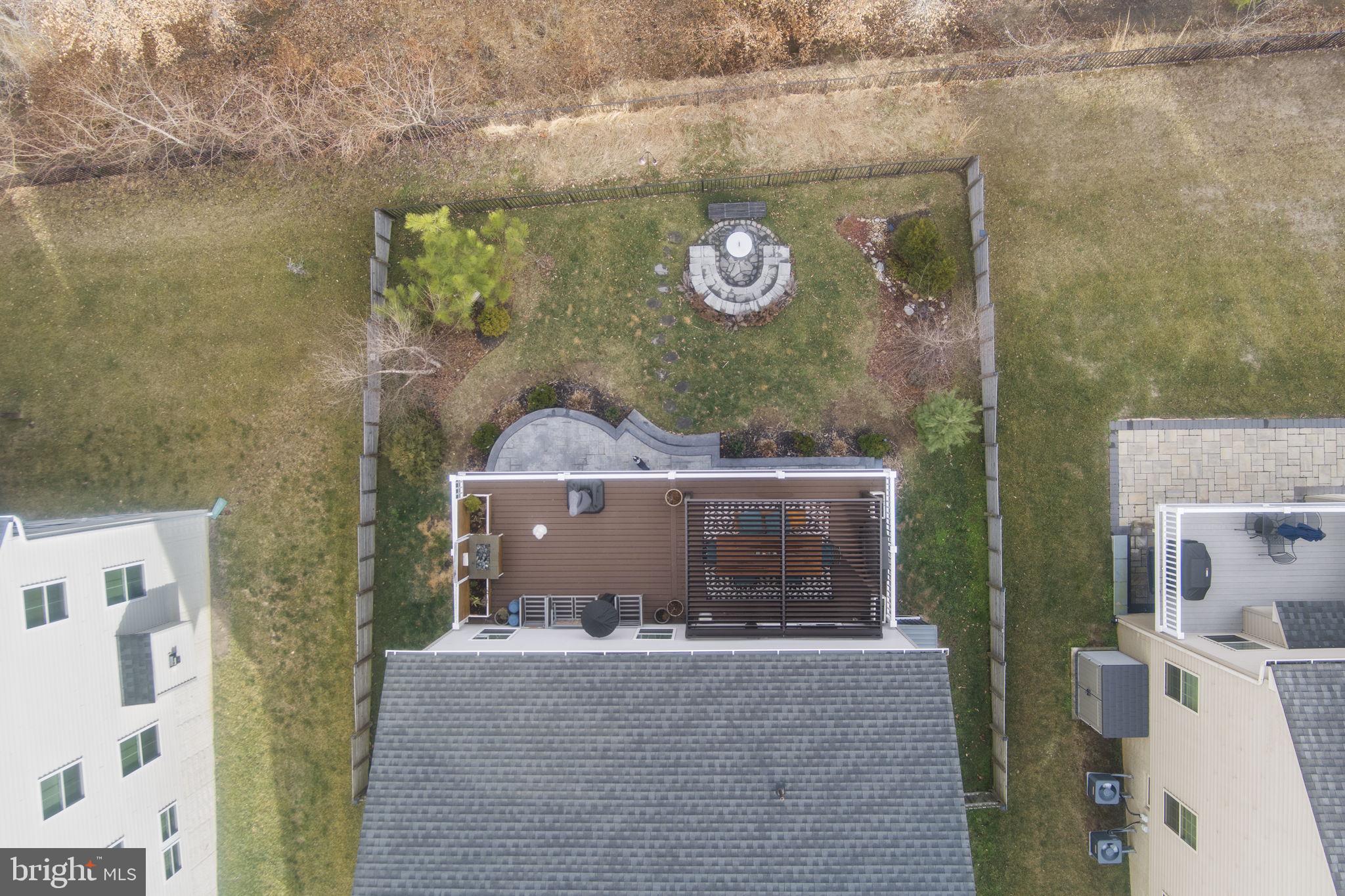 MAY'S QUARTER - Residential