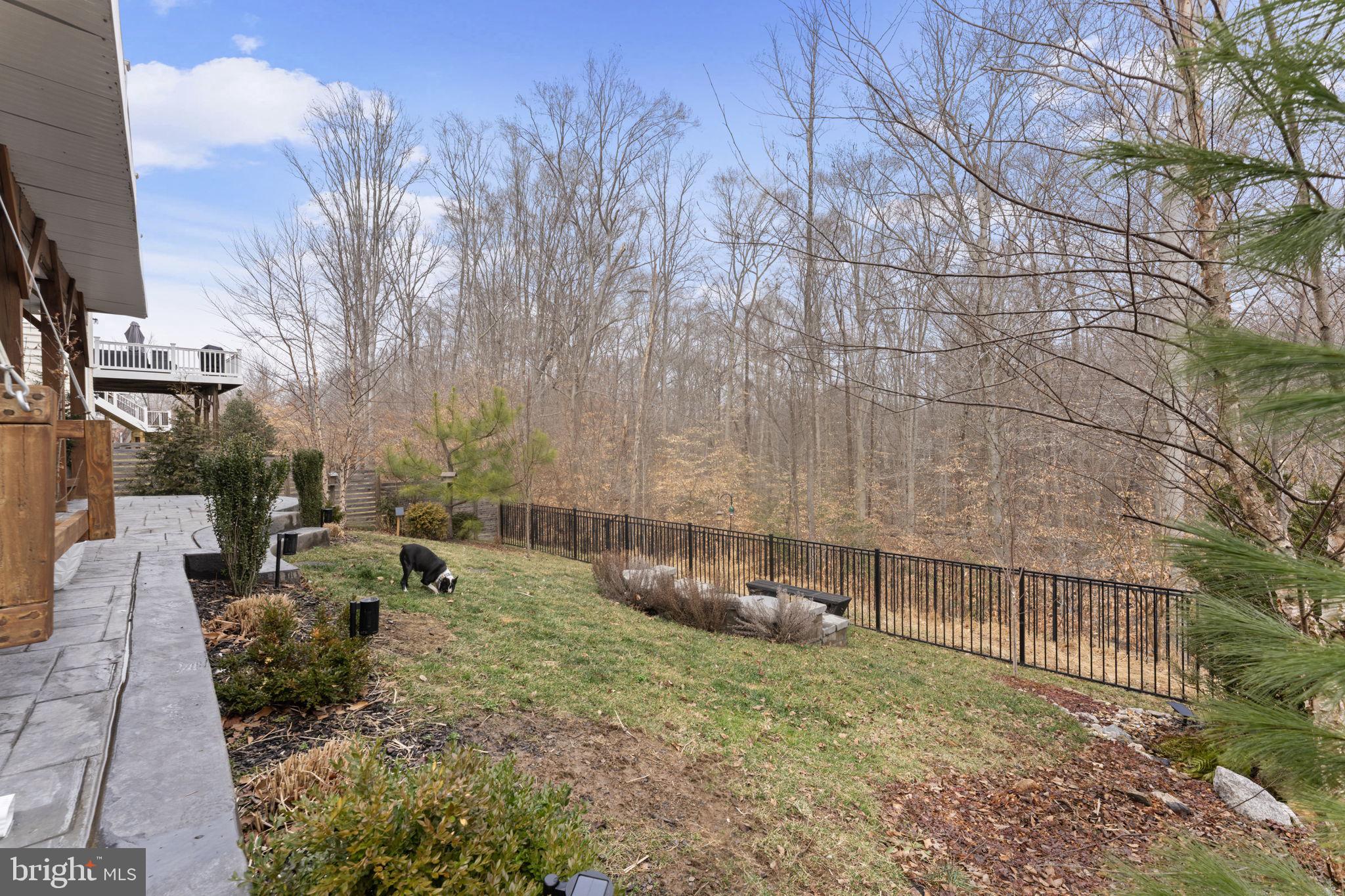 MAY'S QUARTER - Residential