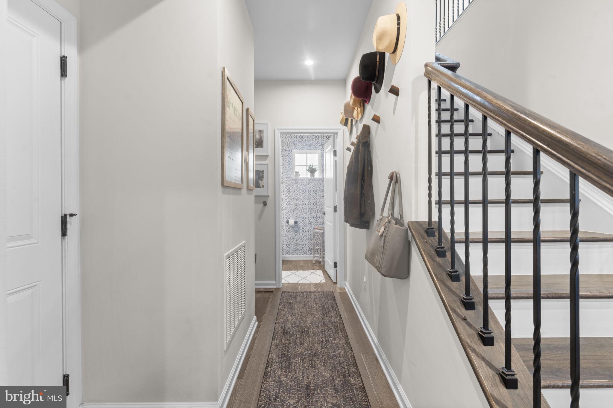 MAY'S QUARTER - Residential