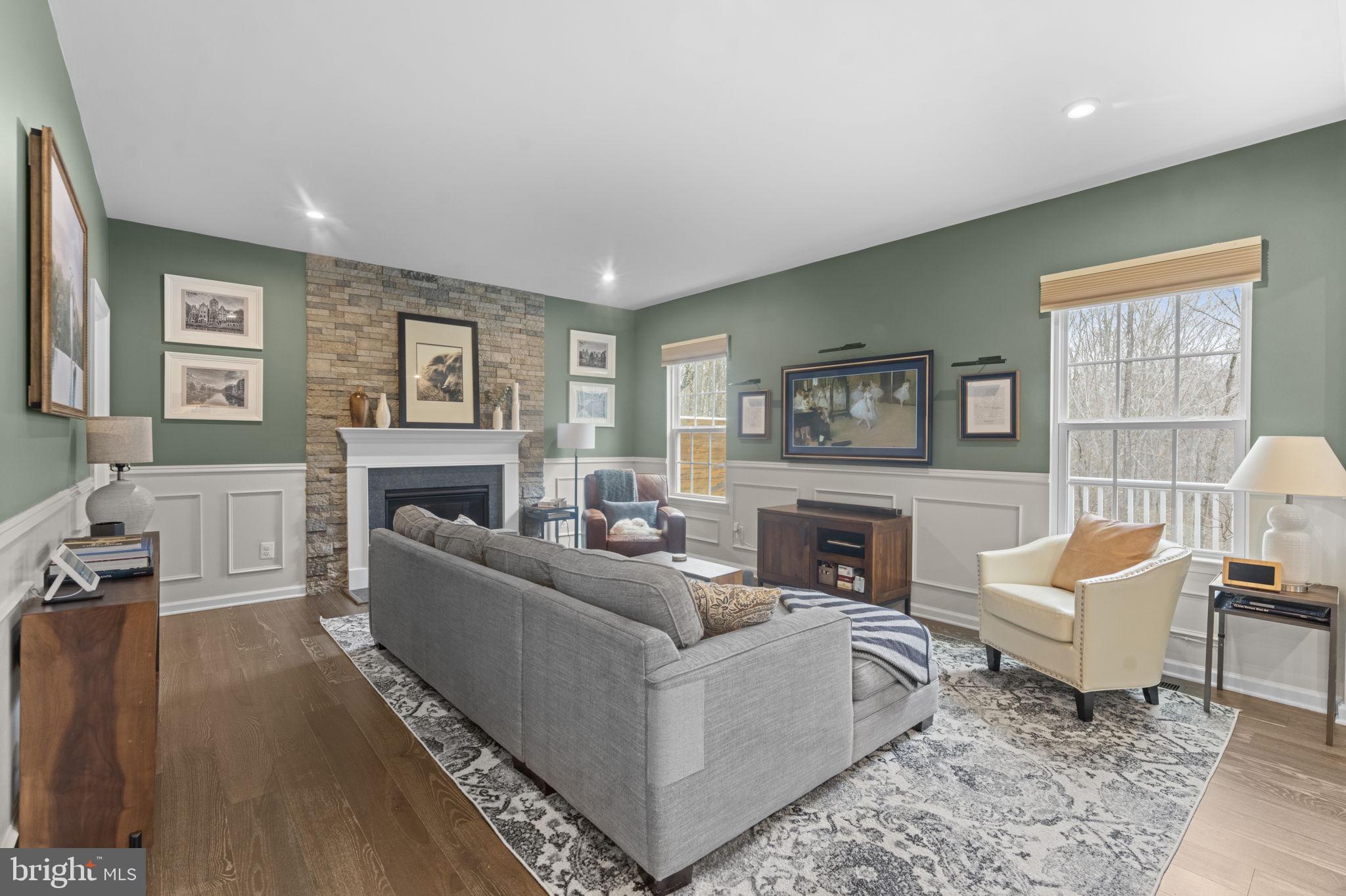 MAY'S QUARTER - Residential