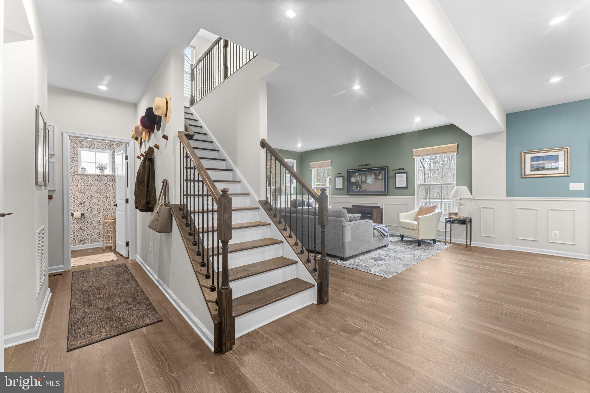 MAY'S QUARTER - Residential