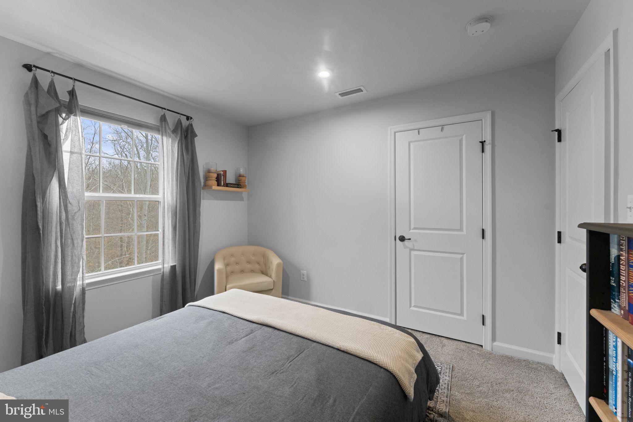 MAY'S QUARTER - Residential