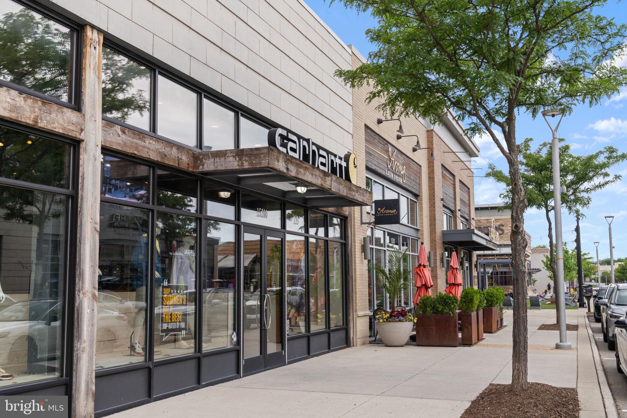 MAY'S QUARTER - Residential