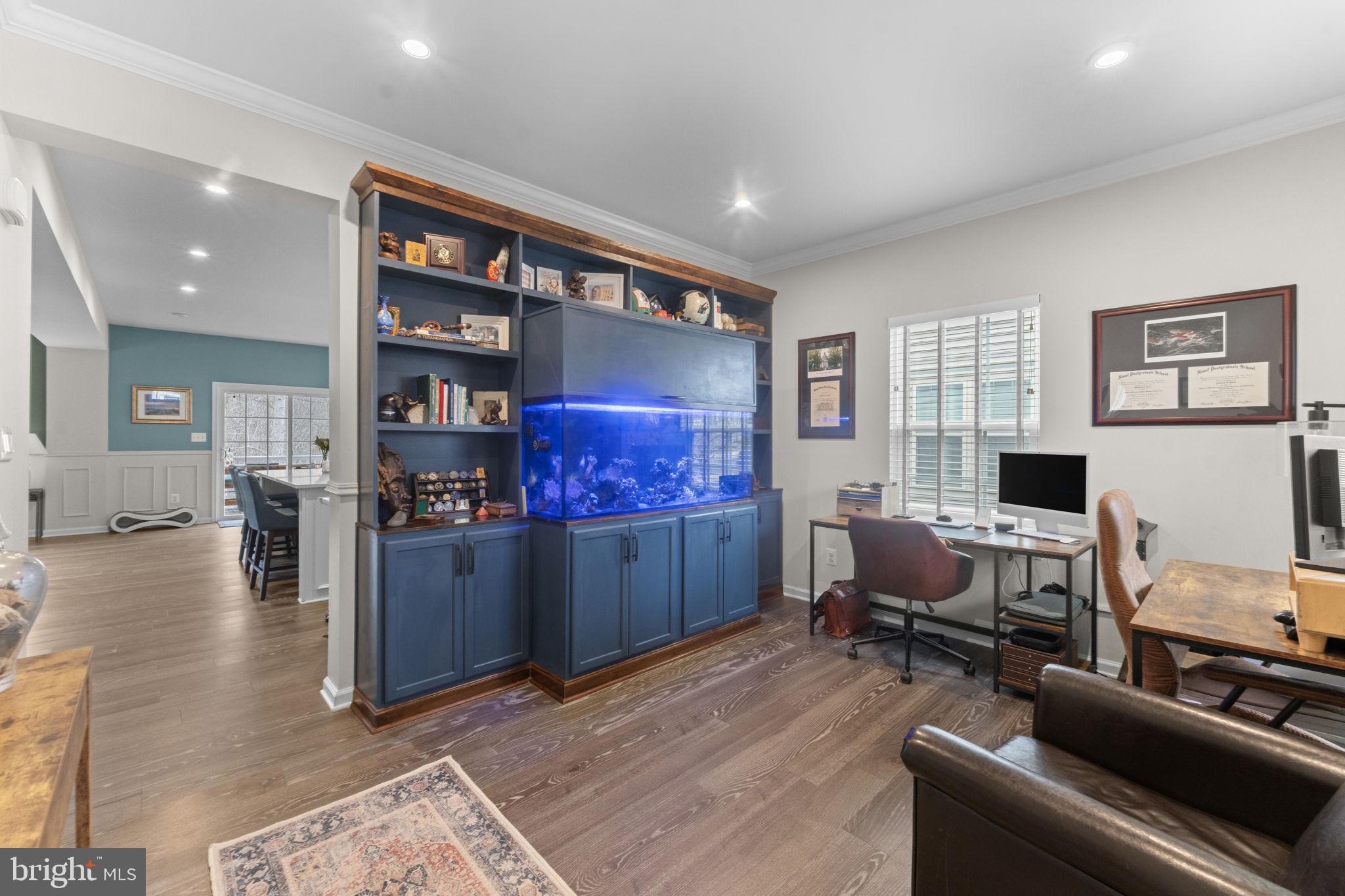 MAY'S QUARTER - Residential