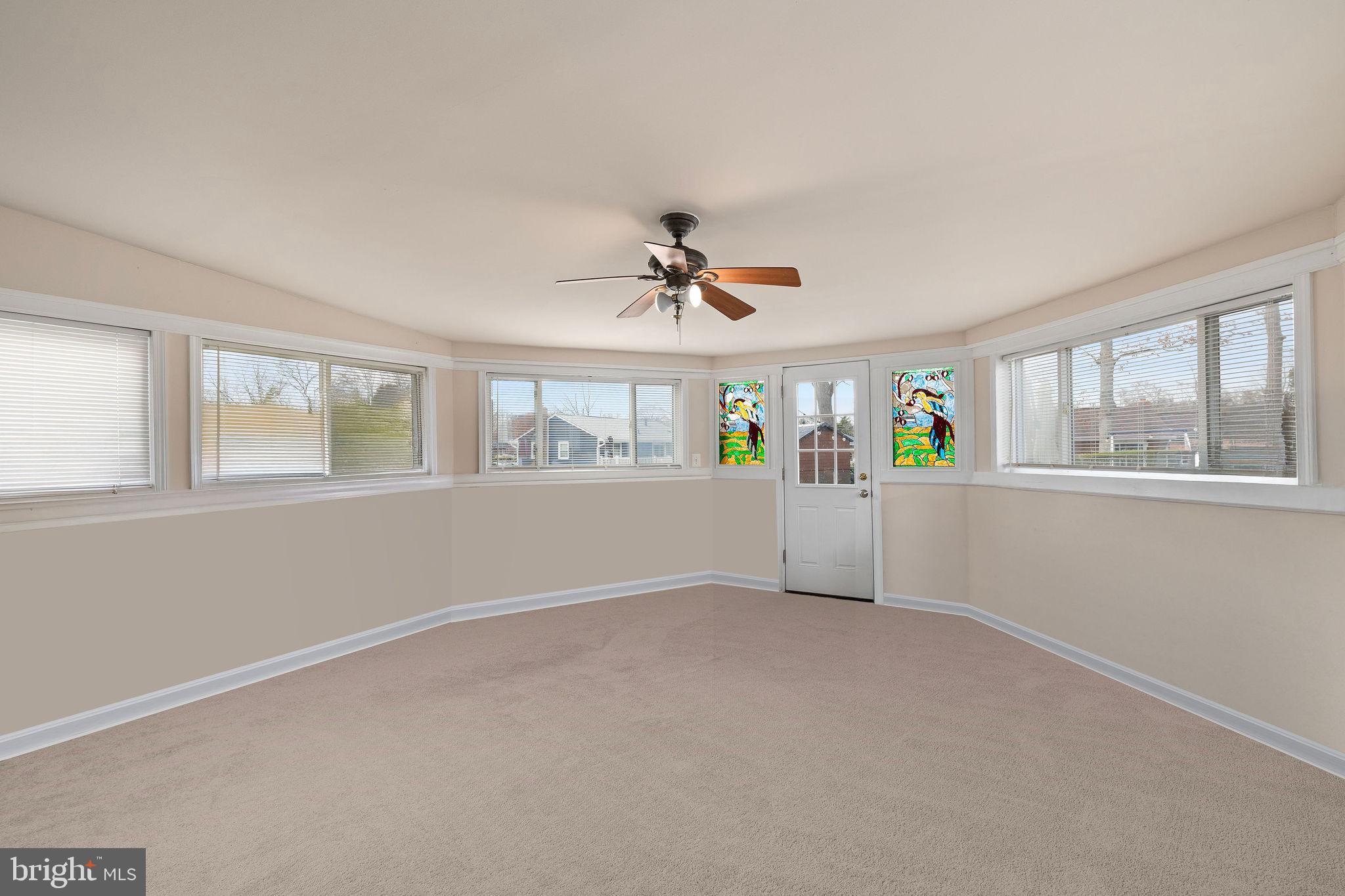 COUNTRY CLUB MANOR - Residential