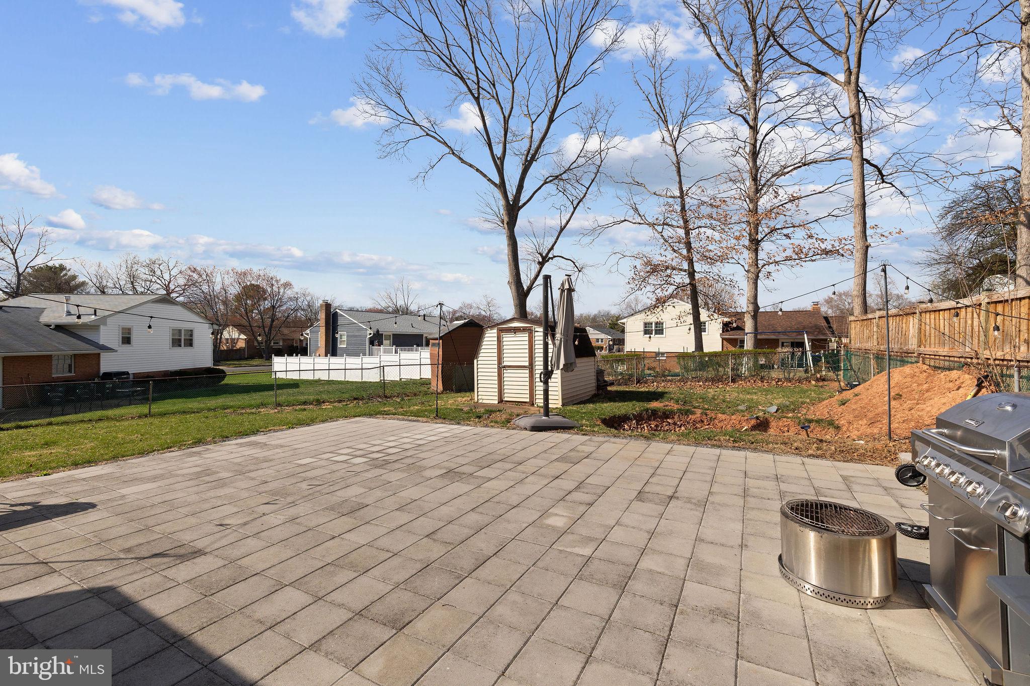 COUNTRY CLUB MANOR - Residential