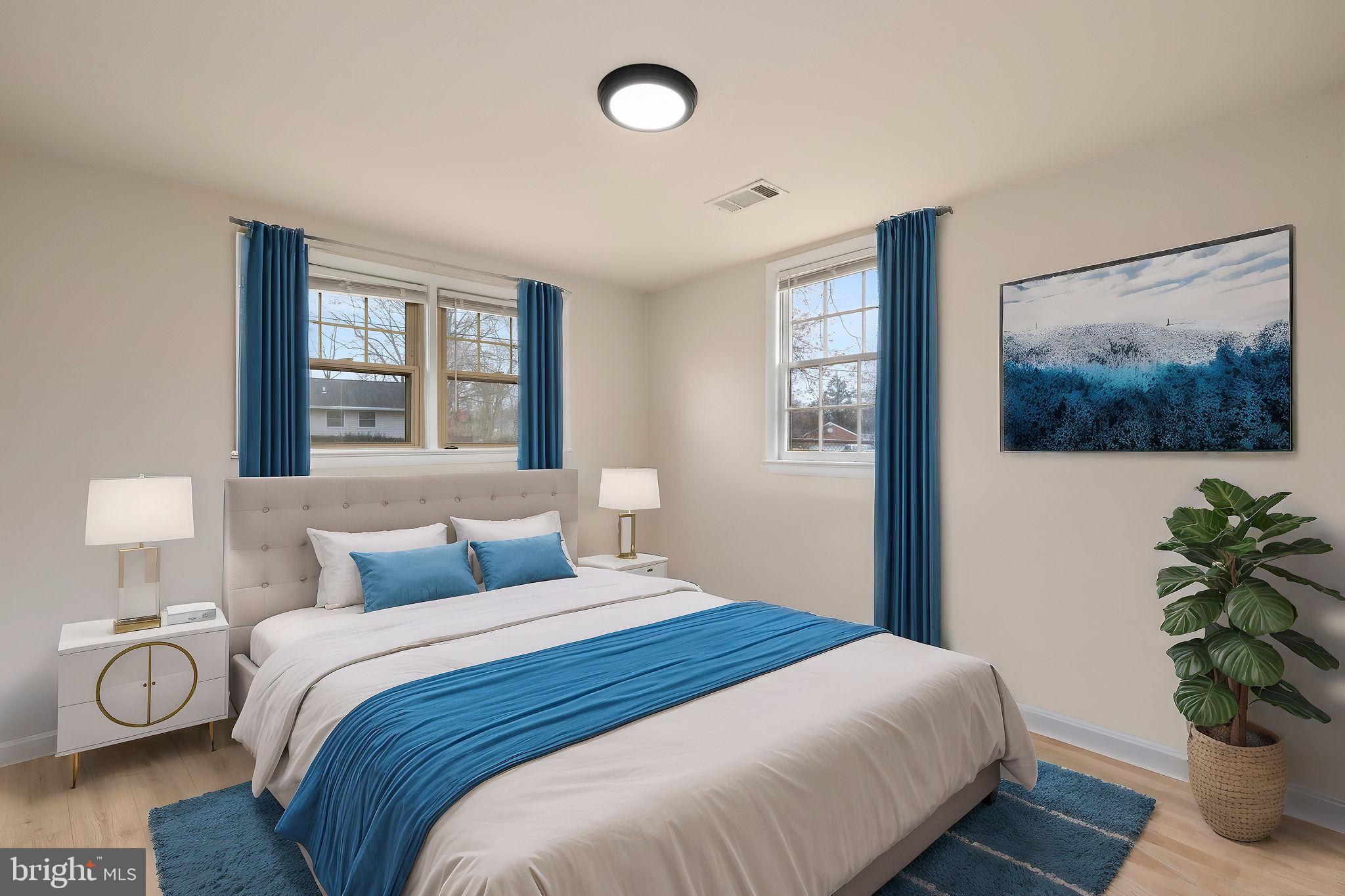 COUNTRY CLUB MANOR - Residential