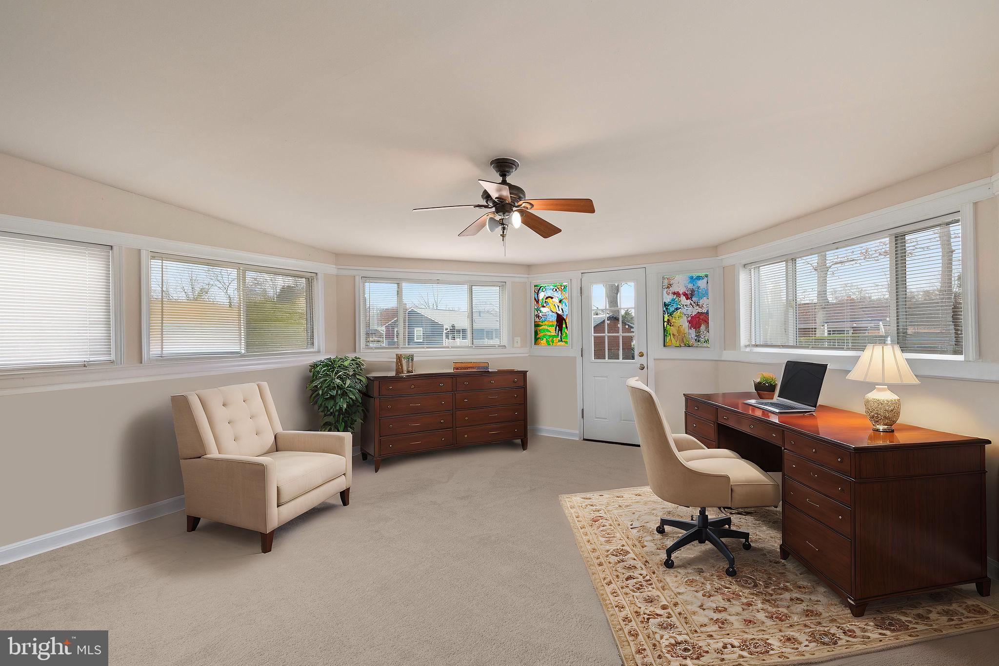 COUNTRY CLUB MANOR - Residential