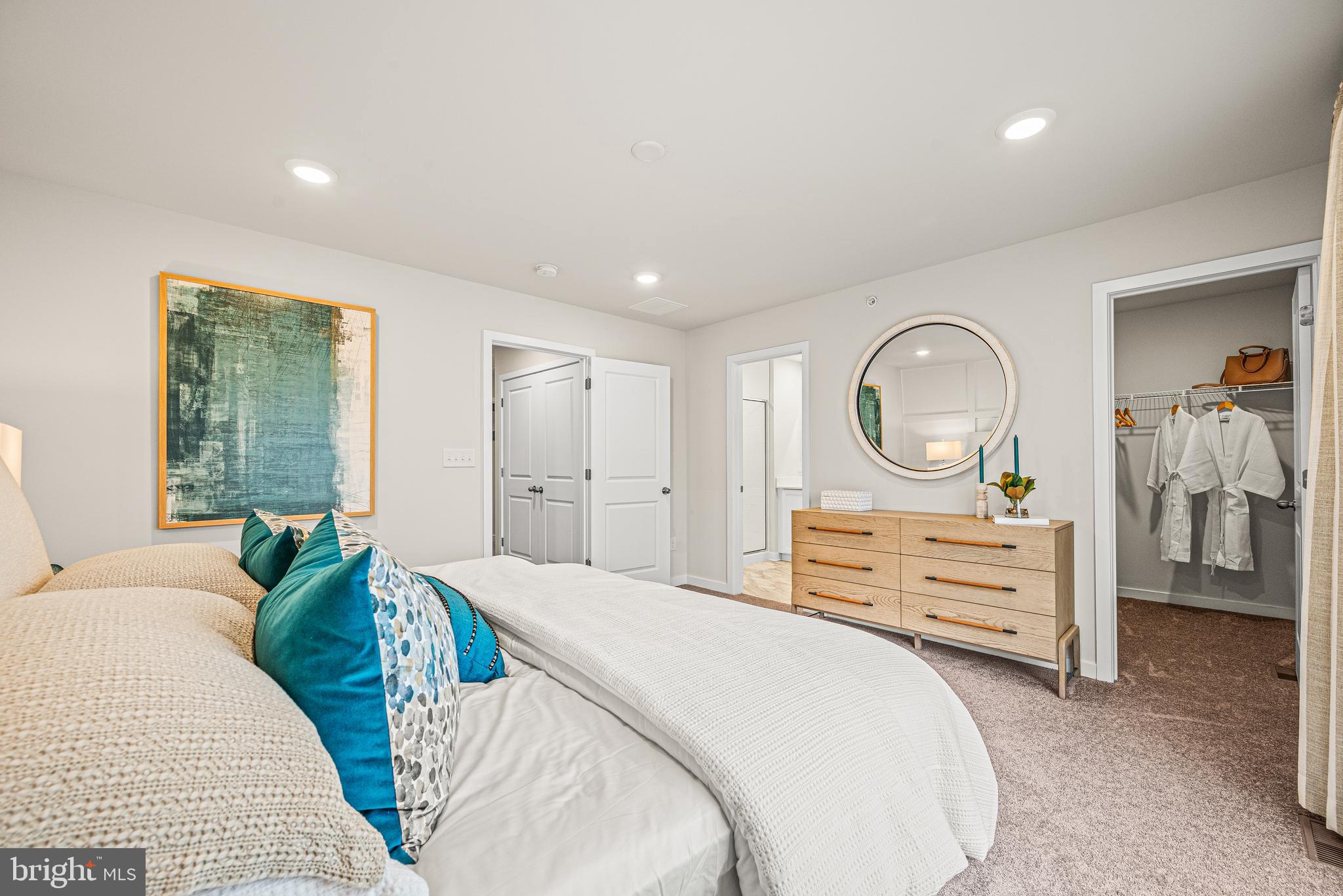 RIVER POINTE - Residential