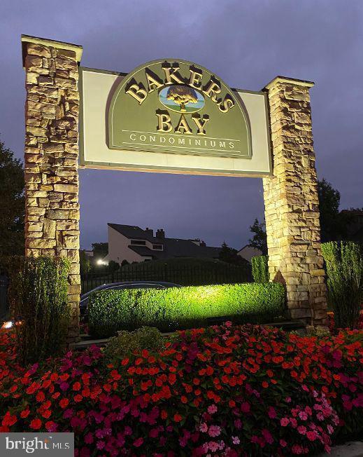 Living is easy at the gated community of Bakers Bay where you can enjoy one floor living in this 1441 sq ft midrise unit which welcomes you into a foyer with oversized coat closet, powder room, an eat-in kitchen, very spacious dining room and living room area. There is also a 2nd bedroom in addition to the master primary suite.
Move right in and take your time to make this your own! This unit faces west providing gorgeous views of the beautiful sunset sky. Relax, read, enjoy your morning coffee or evening happy hour on the private balcony. The master bedroom suite features a large walk-in closet, linen closet, a vanity area nd a private bath with both a tub/shower and stall shower.
Take the elevator and enjoy watching the boats and cargo ships during the day and lit up tug boats at night. The Association handles snow and trash removal, and the condo fees include building insurance, gas (heat) water, sewer and basic cable. Owners responsible for their own electric. This elevator building has bike rooms, a library, inside private mailboxes, and a secure lobby with keypad to remotely enable access for your guests. Each unit also has use of their own storage locker. Community amenities include 24/7 gate/guardhouse, indoor and outdoor pools, hot tubs, sauna, tennis courts, gym, library, billiards, ping pong, darts, social activities, playground, deck overlooking the river and Jersey shoreline.
Ready to be done with outside maintenance and shovelling snow, come see what this location has to offer! Certified Service Dogs with association approval are permitted. Close to restaurants (Dagwood's/Three Monkeys, O's and more) and transportation (train and buses) with easy access to I95, Center City and area bridges.
Being sold as-is.