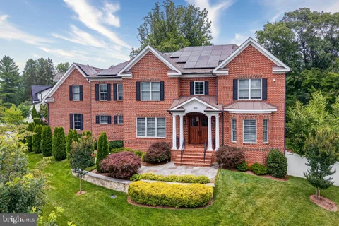1515 Brookhaven Drive, McLean, VA MLS: VAFX2327694