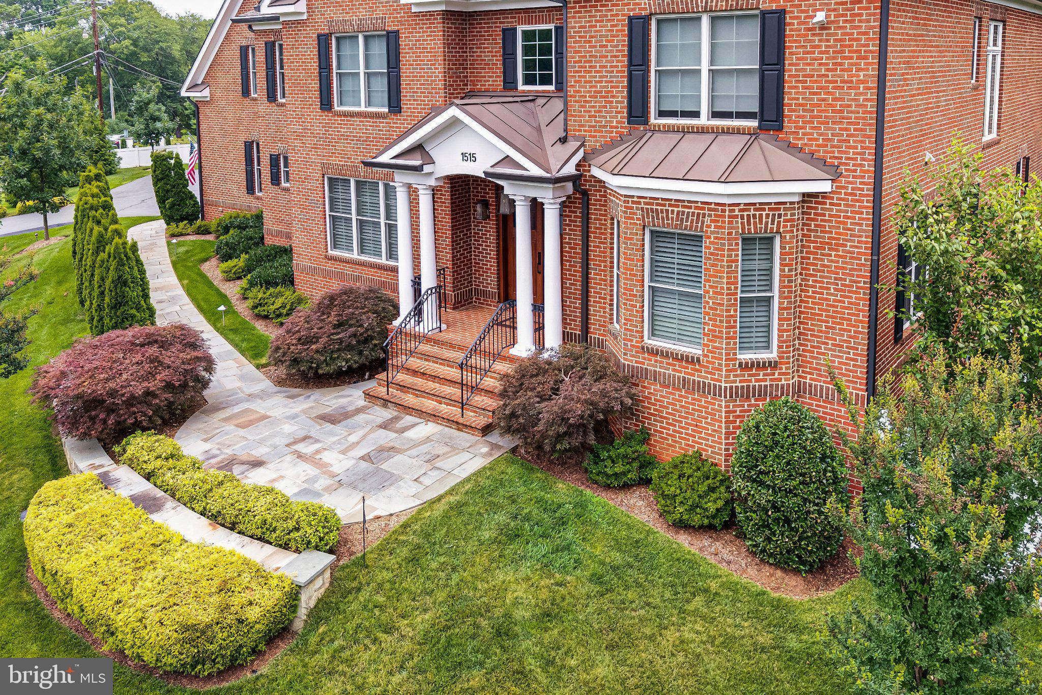 1515 BROOKHAVEN DRIVE