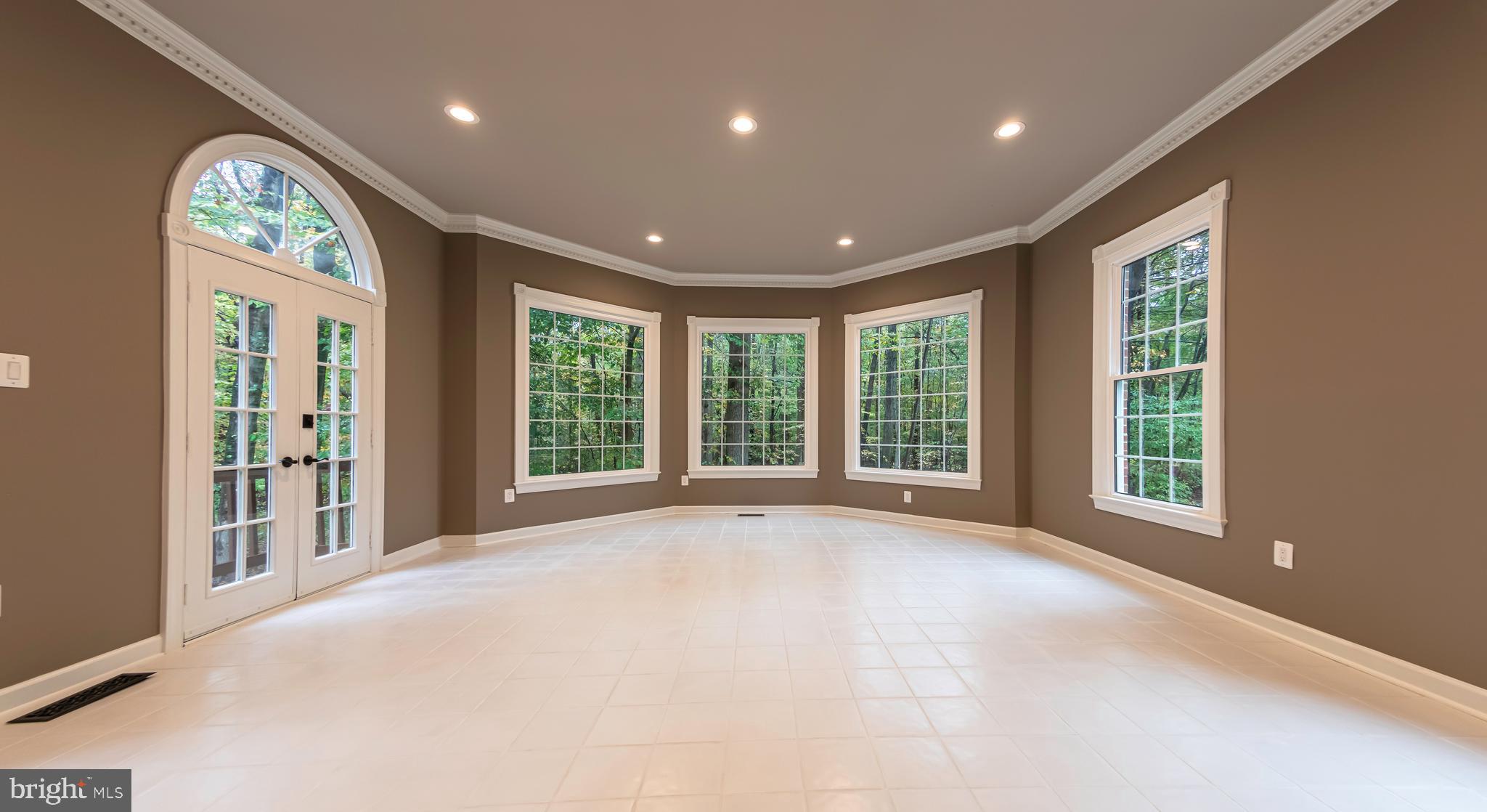 WOLF RUN - Residential