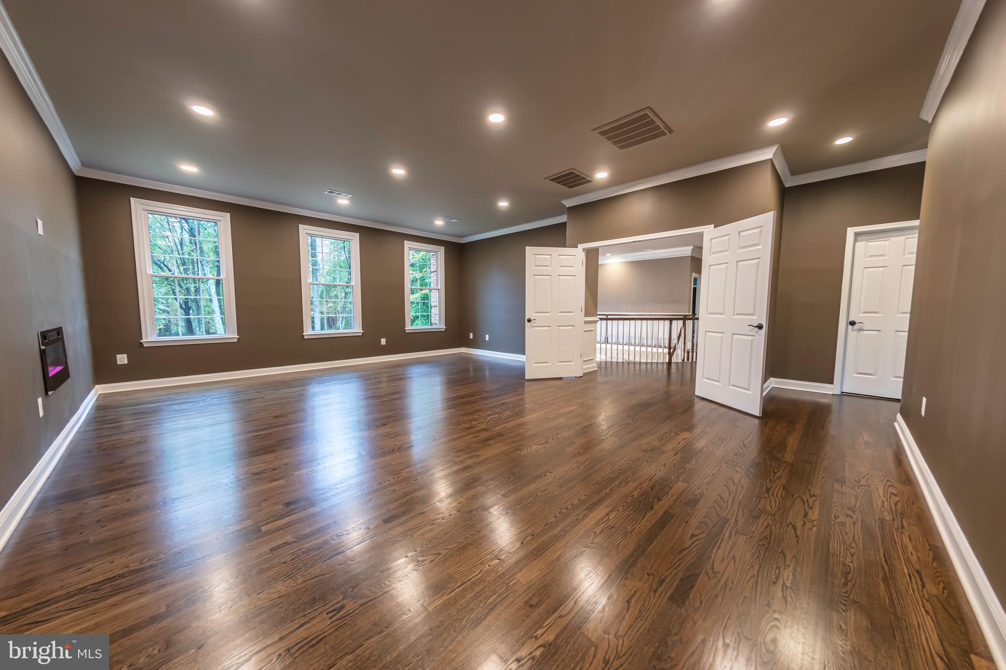 WOLF RUN - Residential