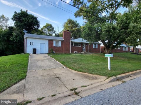 Homes For Sale - 5900 Arbroath Drive<br/> CLINTON, MD 20735