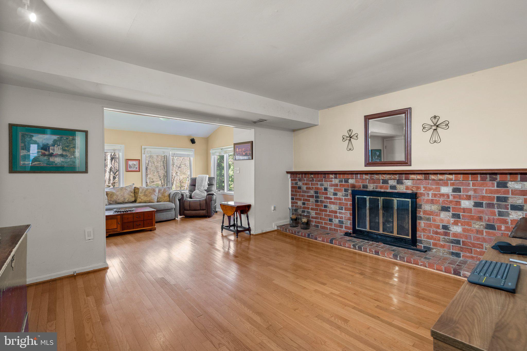 BROOKEVILLE KNOLLS - Residential