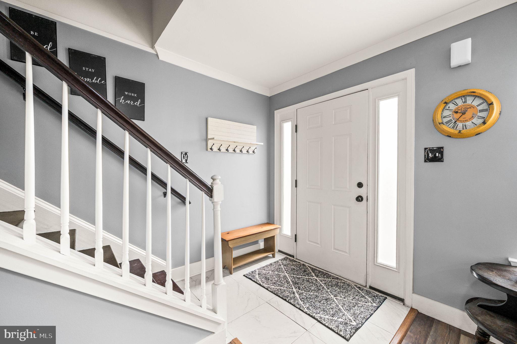 HANOVER SQUARE - Residential