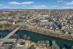 HANOVER SQUARE - Residential