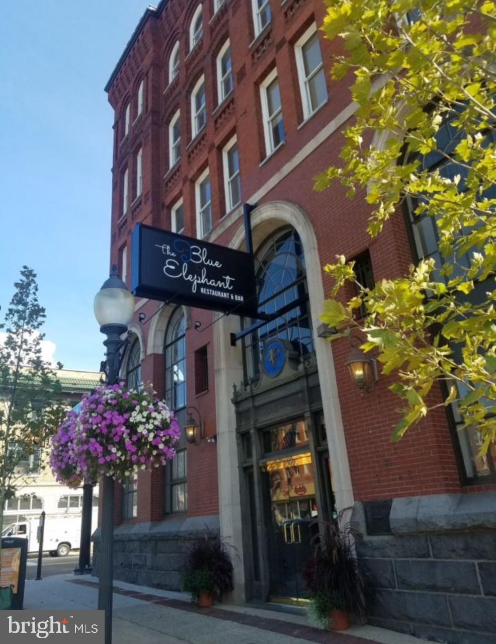 HANOVER SQUARE - Residential