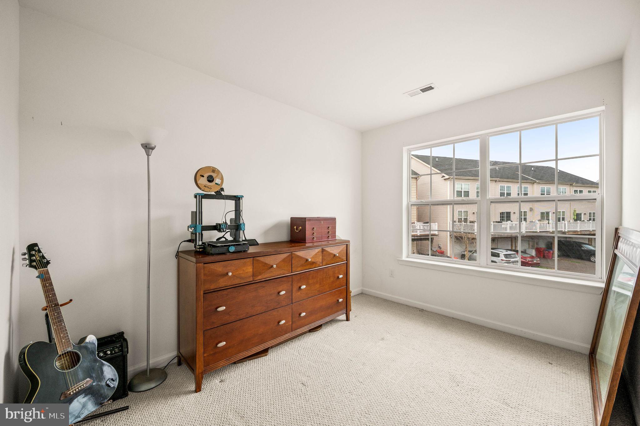 HANOVER SQUARE - Residential