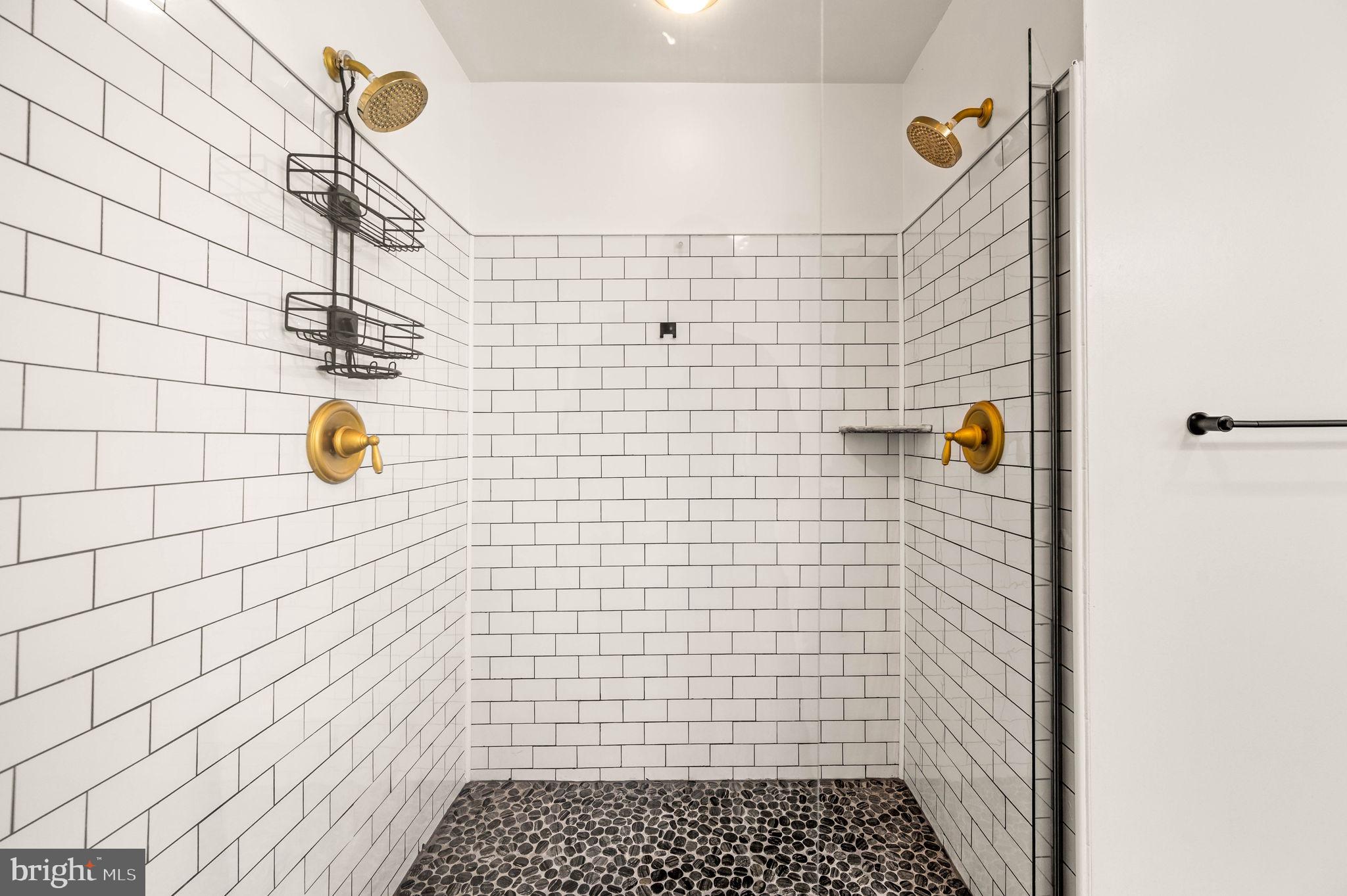 HANOVER SQUARE - Residential