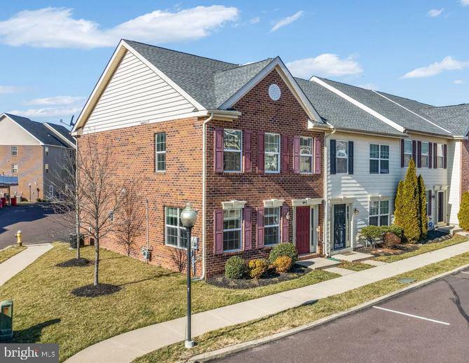 HANOVER SQUARE - Residential